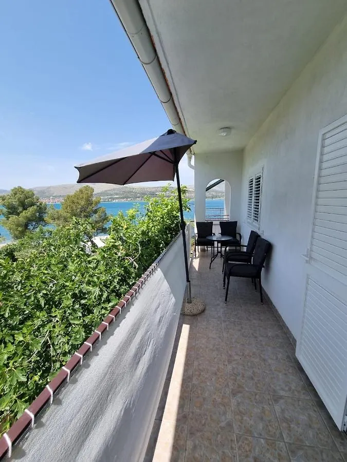 Apartment Mastrinka By The Sea -10M Trogir