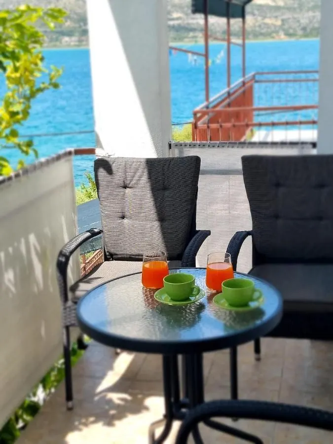 Apartment Mastrinka By The Sea -10M Trogir