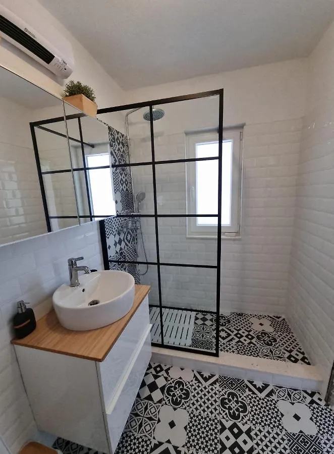 Apartment Mastrinka By The Sea -10M Trogir Horvátország