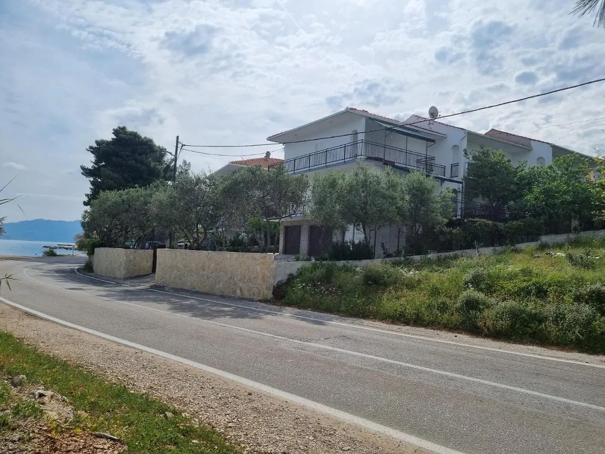 Apartment Mastrinka By The Sea -10M Trogir